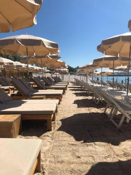 F2 Climatise A Golfe -Juan En Front De Mer Et Piscine Vallauris Eksteriør bilde